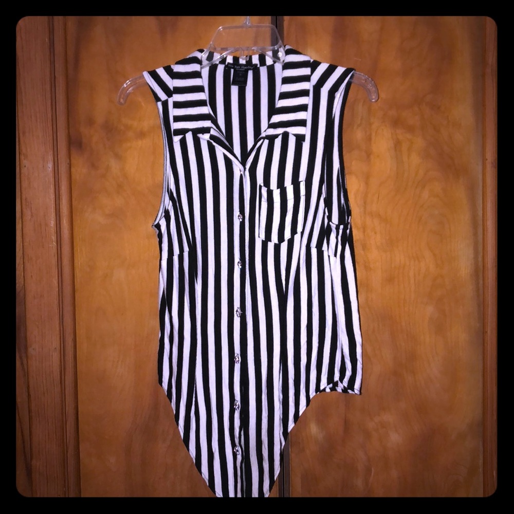 Bundle 3 for $10 Sleeveless top